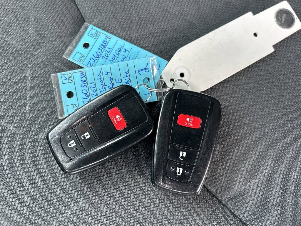 Used 2021 Toyota RAV4 XLE image 28