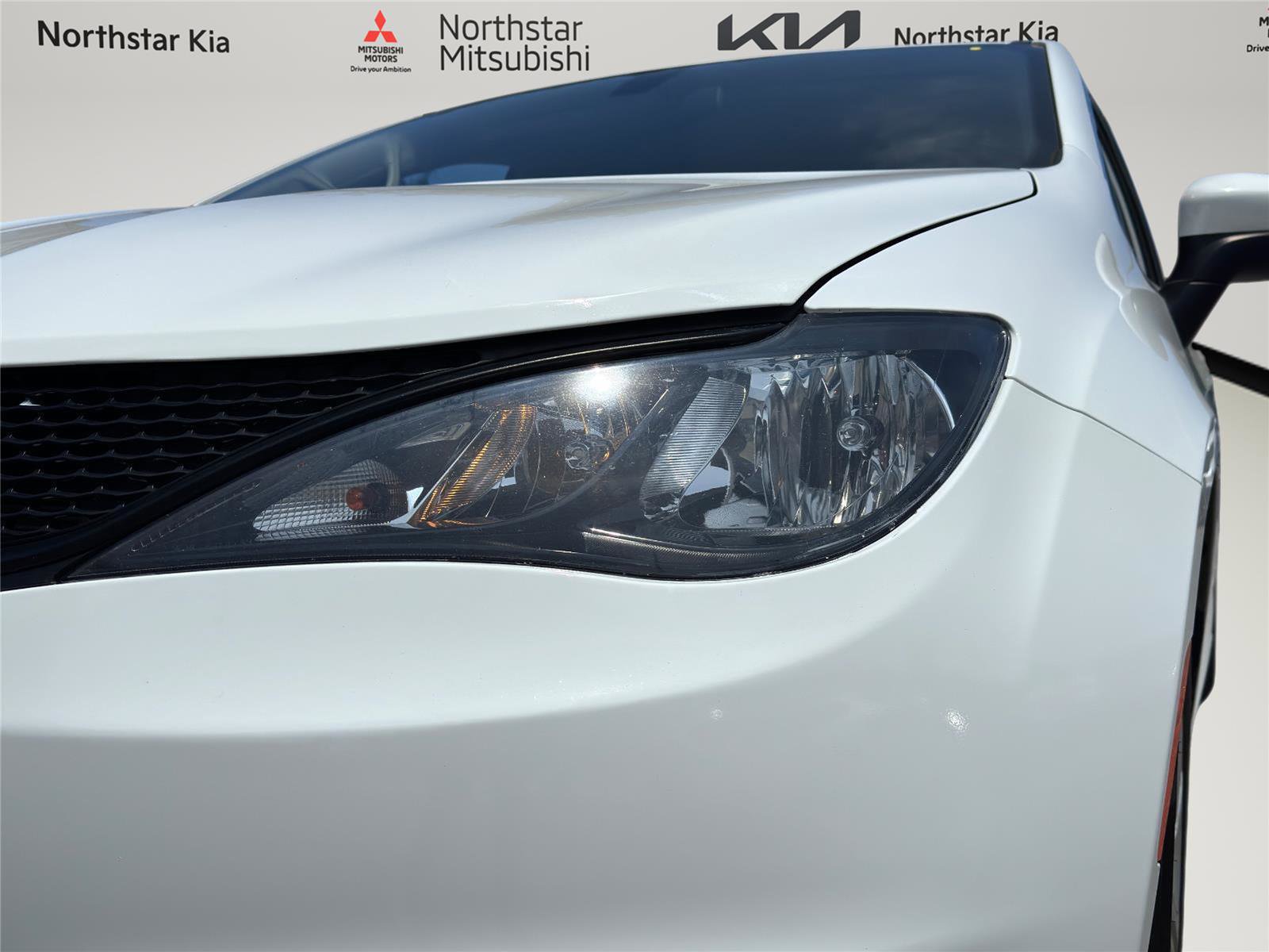 Used 2020 Chrysler Voyager L image 29