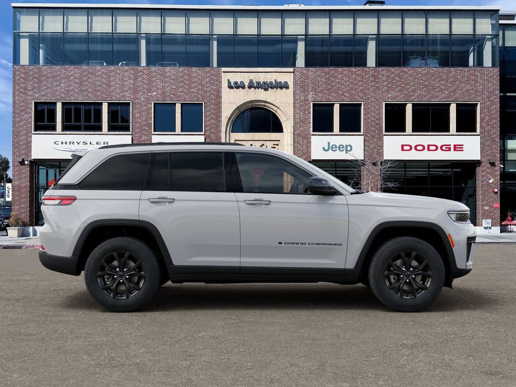 New 2026 Jeep Grand Cherokee Altitude AWD/4WD image 21