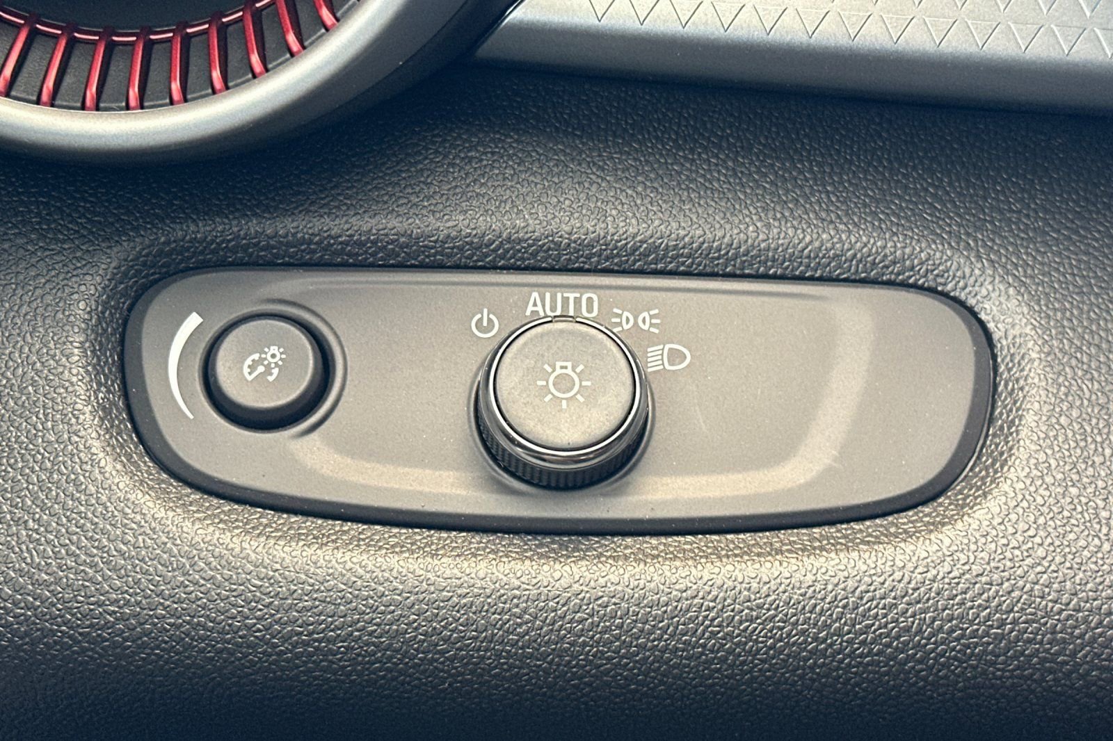 New 2026 Chevrolet Trax RS w/ Driver Confidence Package image 28