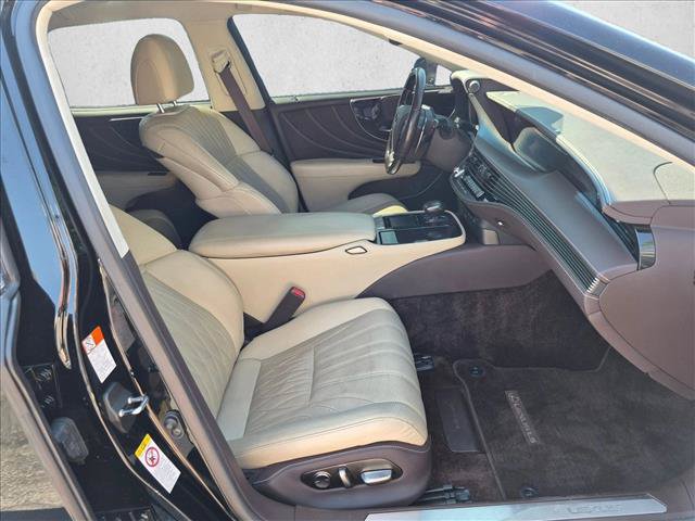 Used 2018 Lexus LS 500 w/ Interior Upgrade Package RWD image 19
