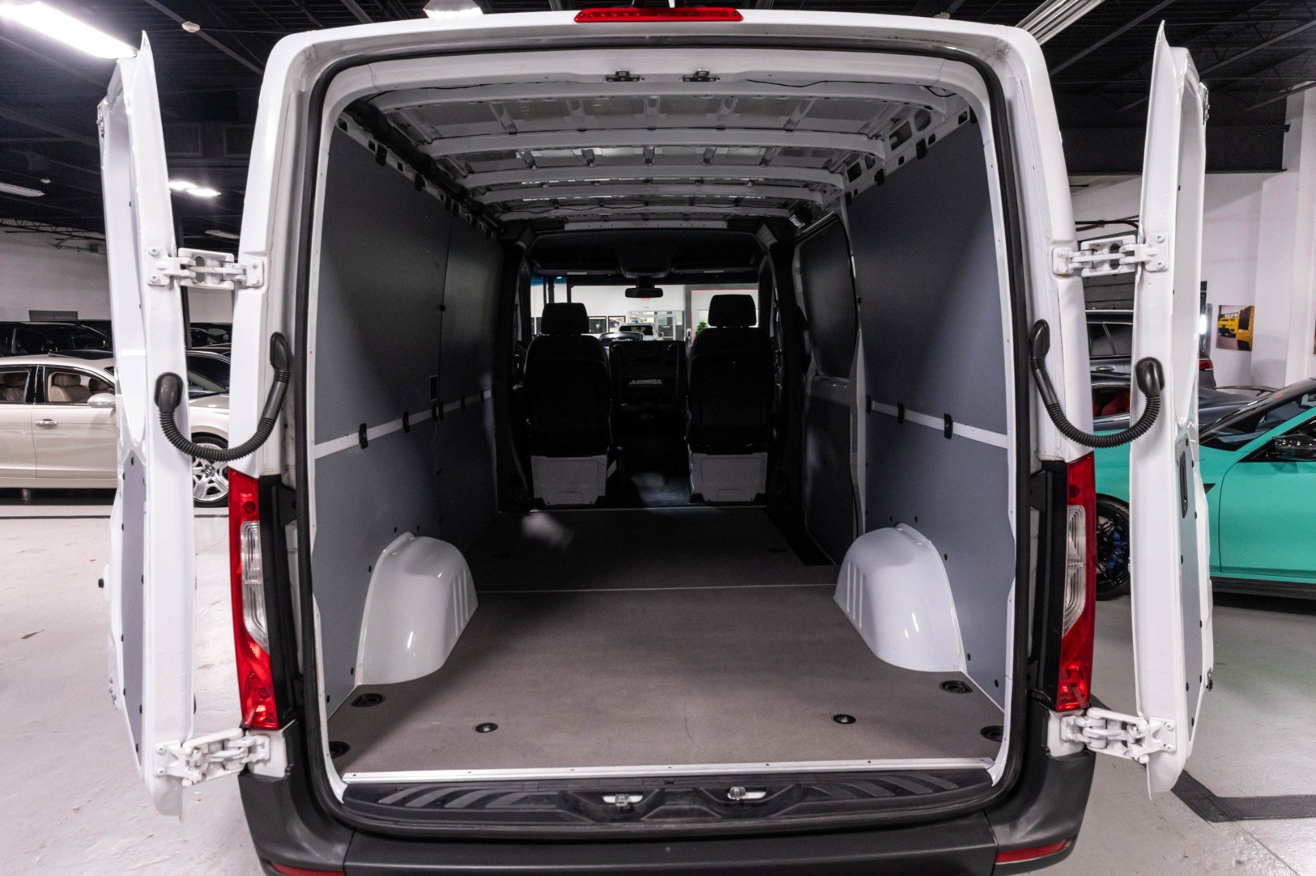 Used 2021 Mercedes-Benz Sprinter 2500 w/ Driver Convenience Package image 37