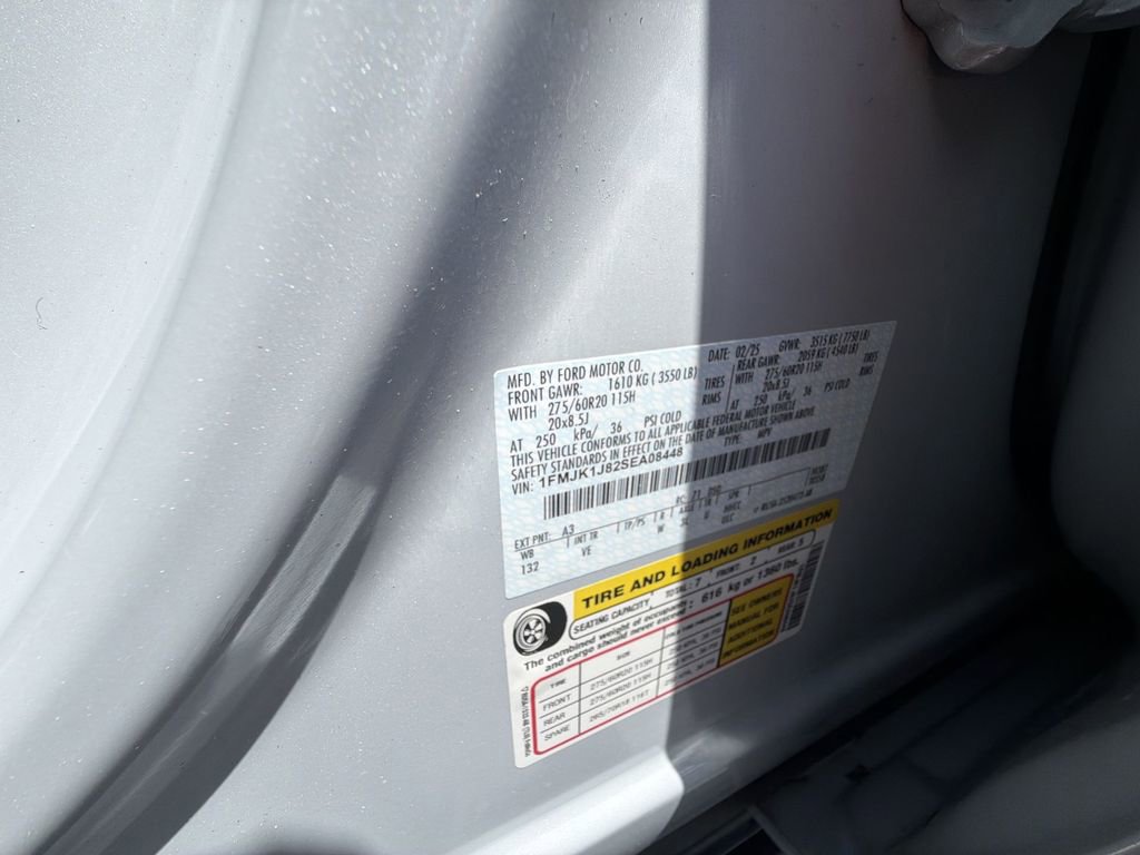 Used 2025 Ford Expedition Max Active AWD/4WD image 19