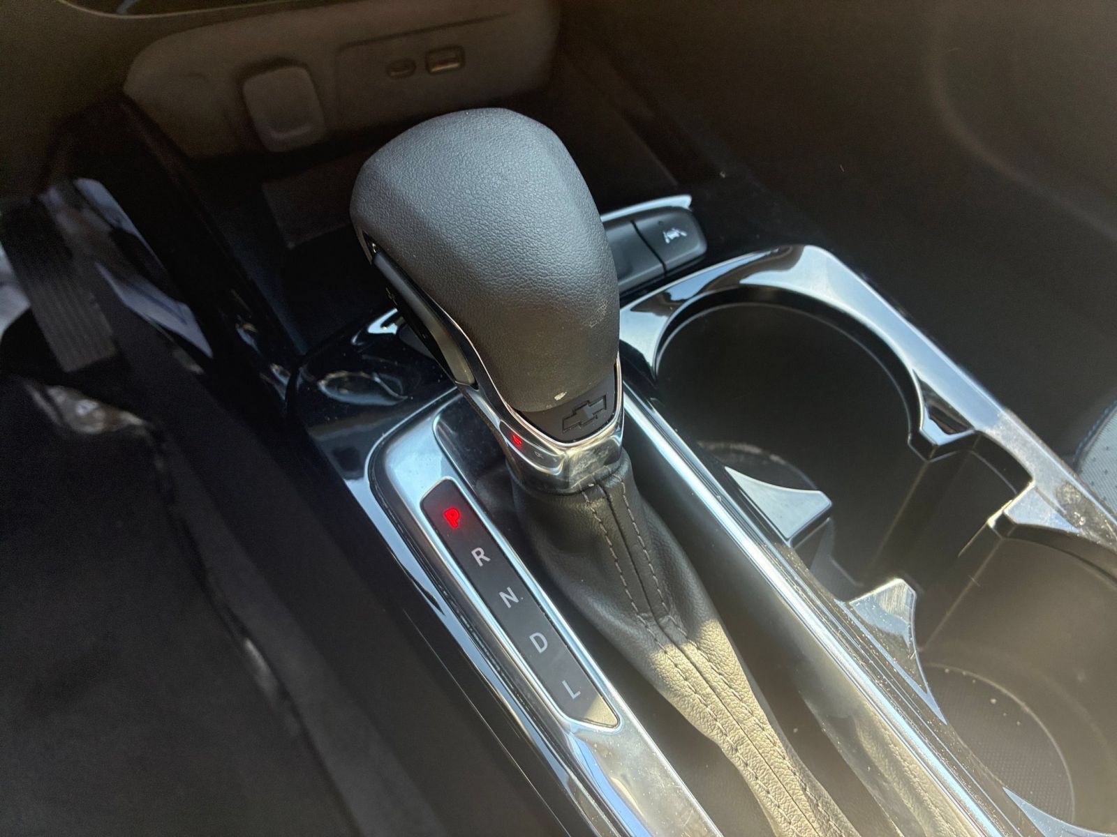 Used 2025 Chevrolet Trax LT FWD image 36