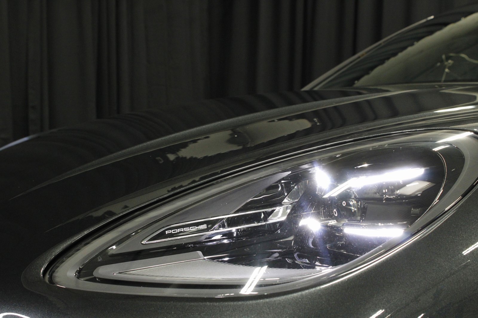 Certified 2025 Porsche Macan image 15