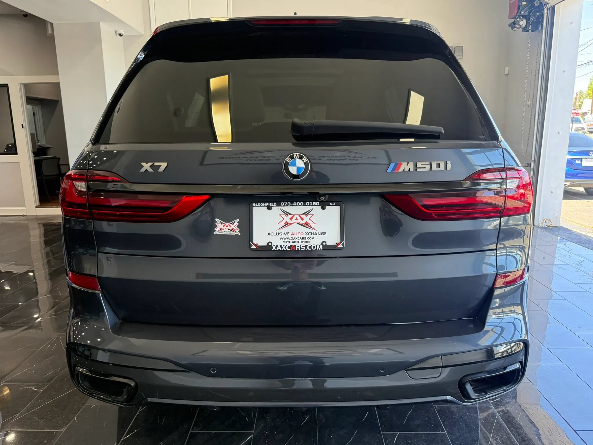 Used 2020 BMW X7 M50i w/ Dynamic Handling Package AWD/4WD image 5