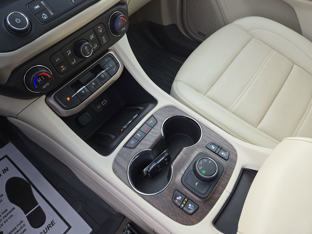 Used 2022 GMC Acadia Denali image 27