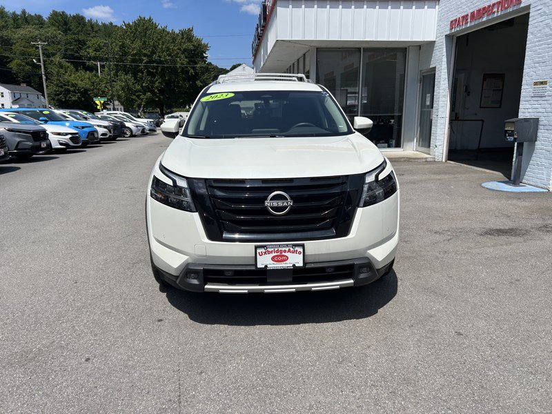 Used 2023 Nissan Pathfinder SL w/ Lighting Package (N92) AWD/4WD image 3