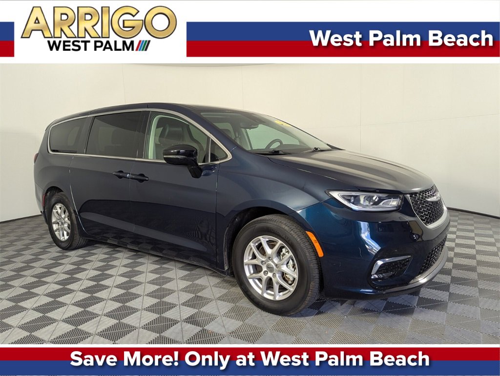 Certified 2024 Chrysler Pacifica Touring-L