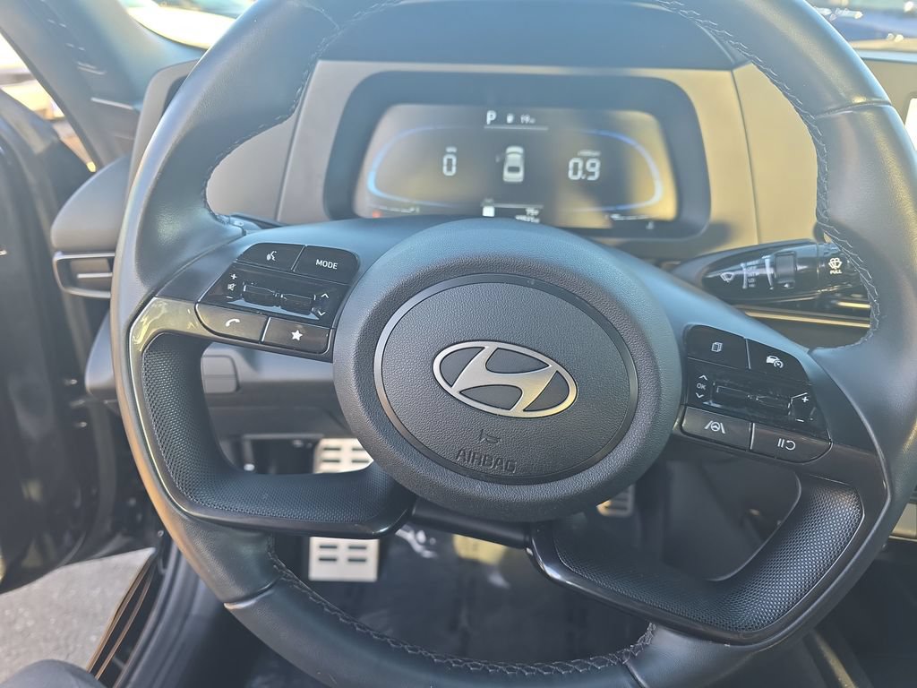 Used 2025 Hyundai Elantra Sport FWD image 13