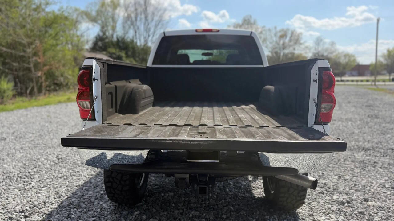 Used 2007 Chevrolet Silverado 2500 LT w/ Heavy-Duty Power Package image 7