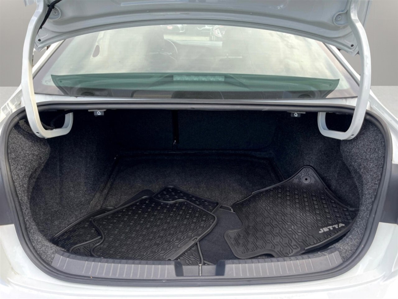 Used 2019 Volkswagen Jetta R-Line image 23