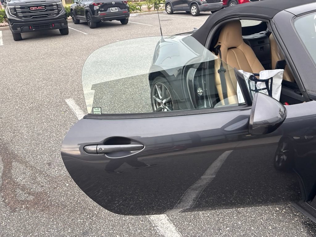 Used 2017 MAZDA MX-5 Miata Grand Touring RWD image 9
