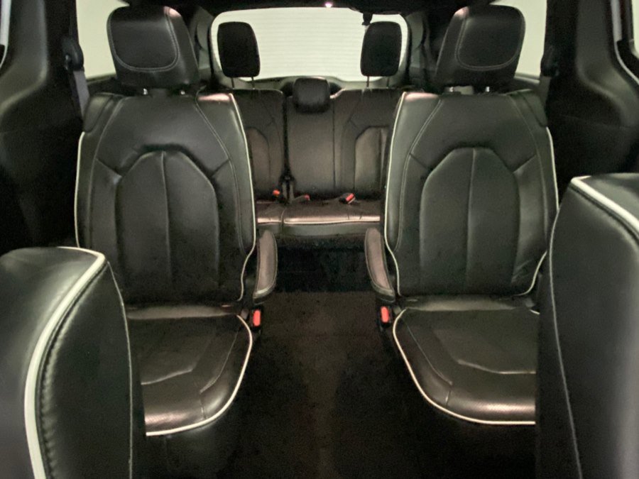 Used 2018 Chrysler Pacifica Limited w/ S Appearance Package FWD image 44