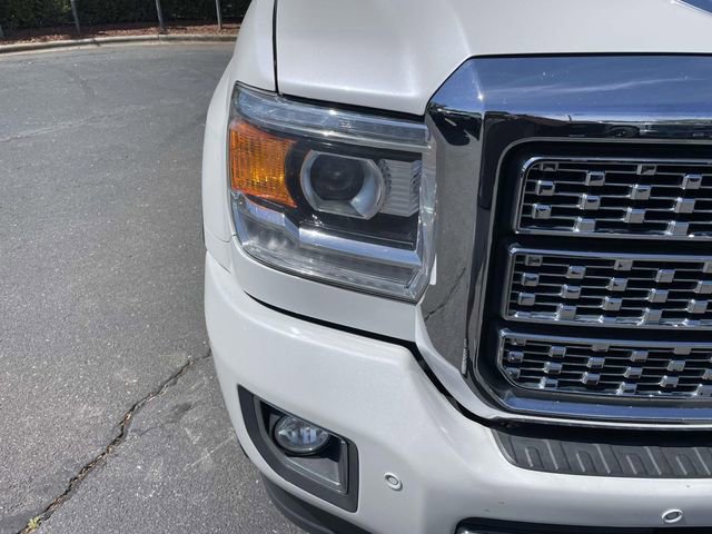 Used 2019 GMC Sierra 2500 Denali w/ Duramax Plus Package AWD/4WD image 37