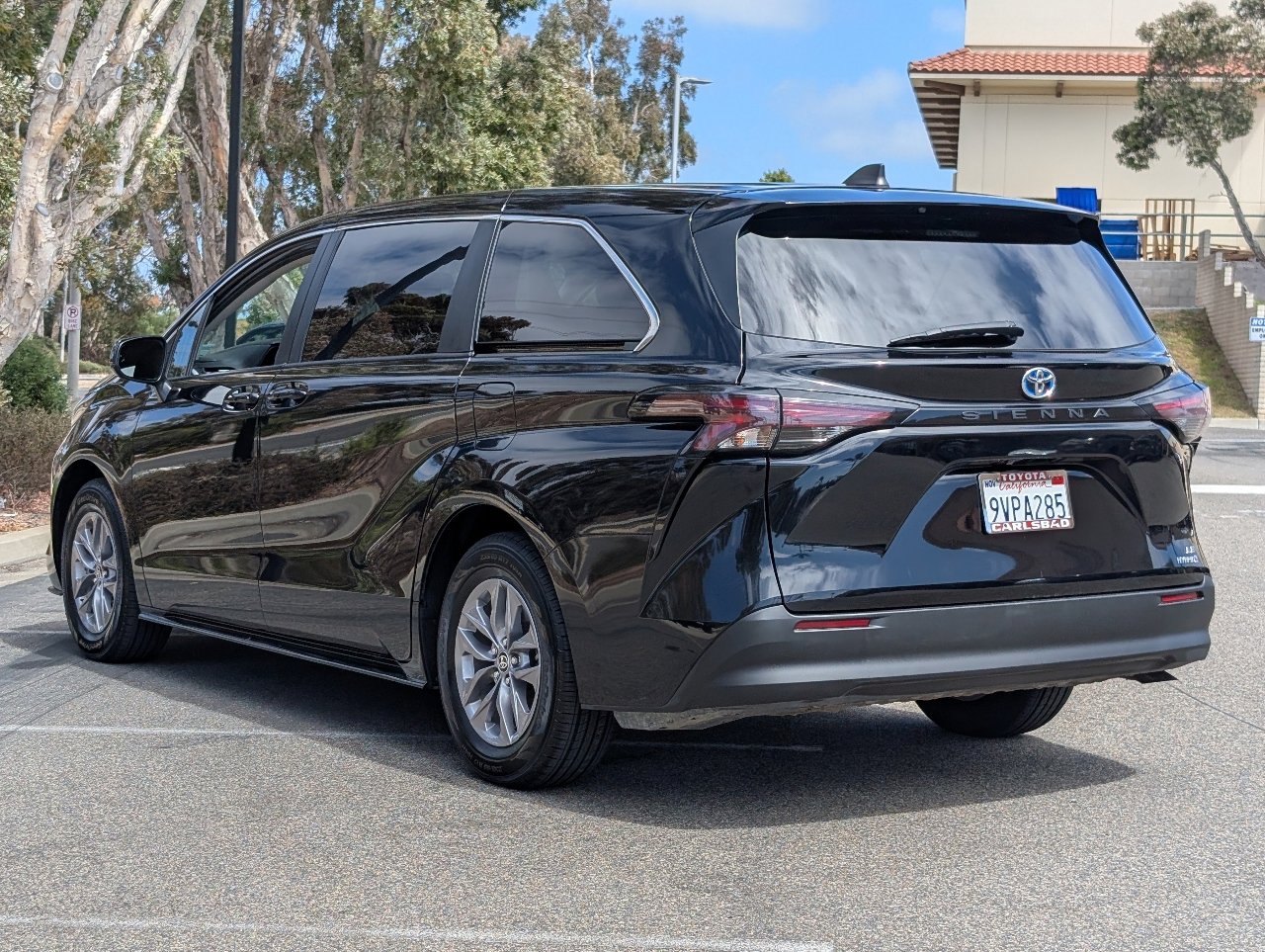 Used 2024 Toyota Sienna LE FWD image 13