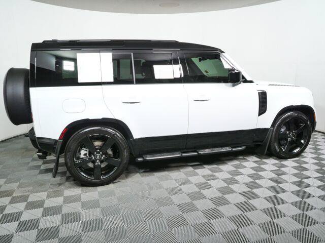 Used 2025 Land Rover Defender 110 X-Dynamic SE AWD/4WD image 2