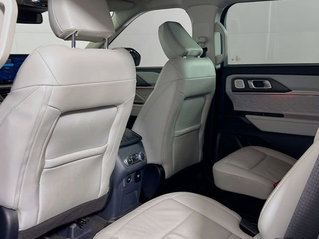 Used 2025 Ford Explorer Platinum w/ Ultimate Package image 24