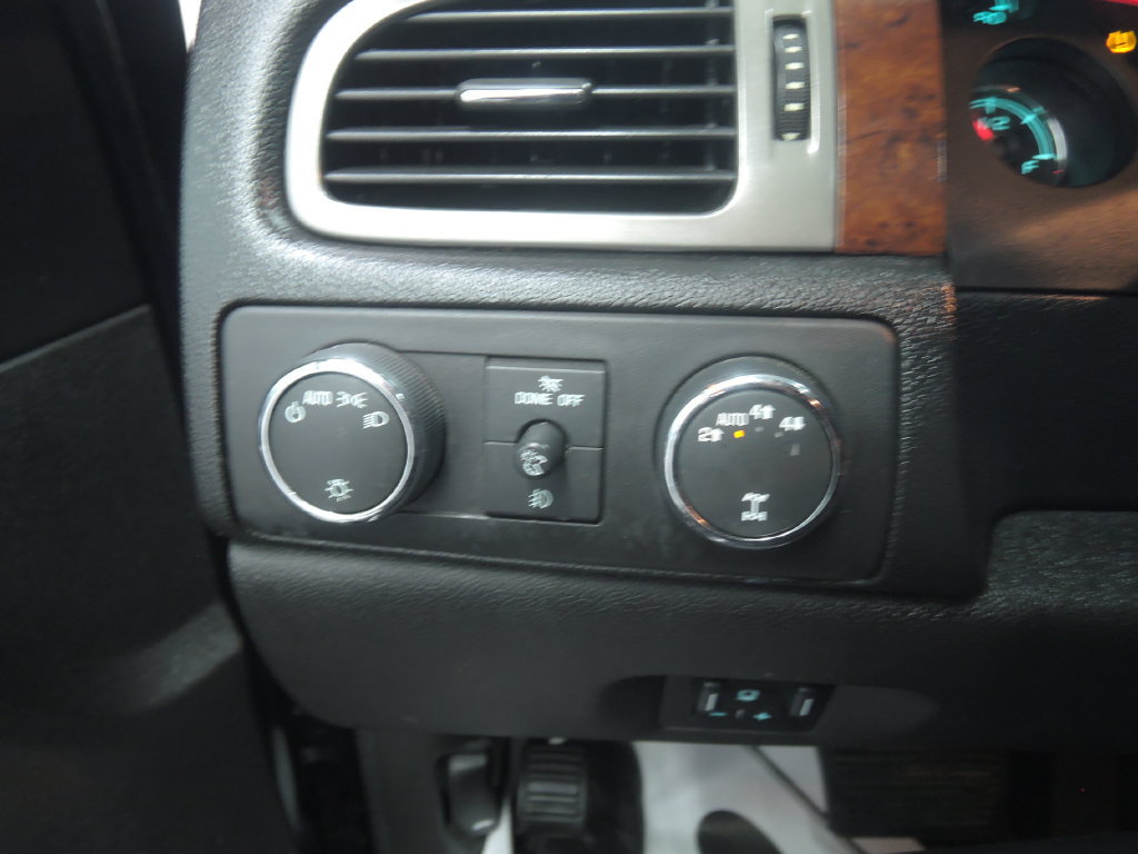 Used 2012 Chevrolet Suburban LTZ AWD/4WD image 22