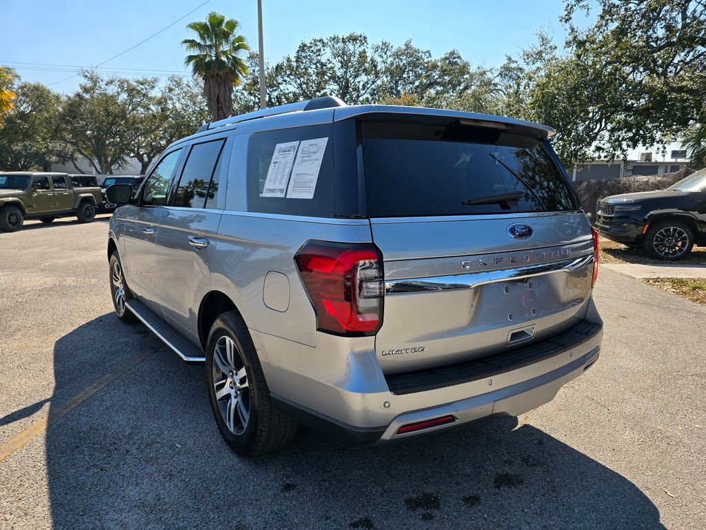 Used 2022 Ford Expedition Limited image 4