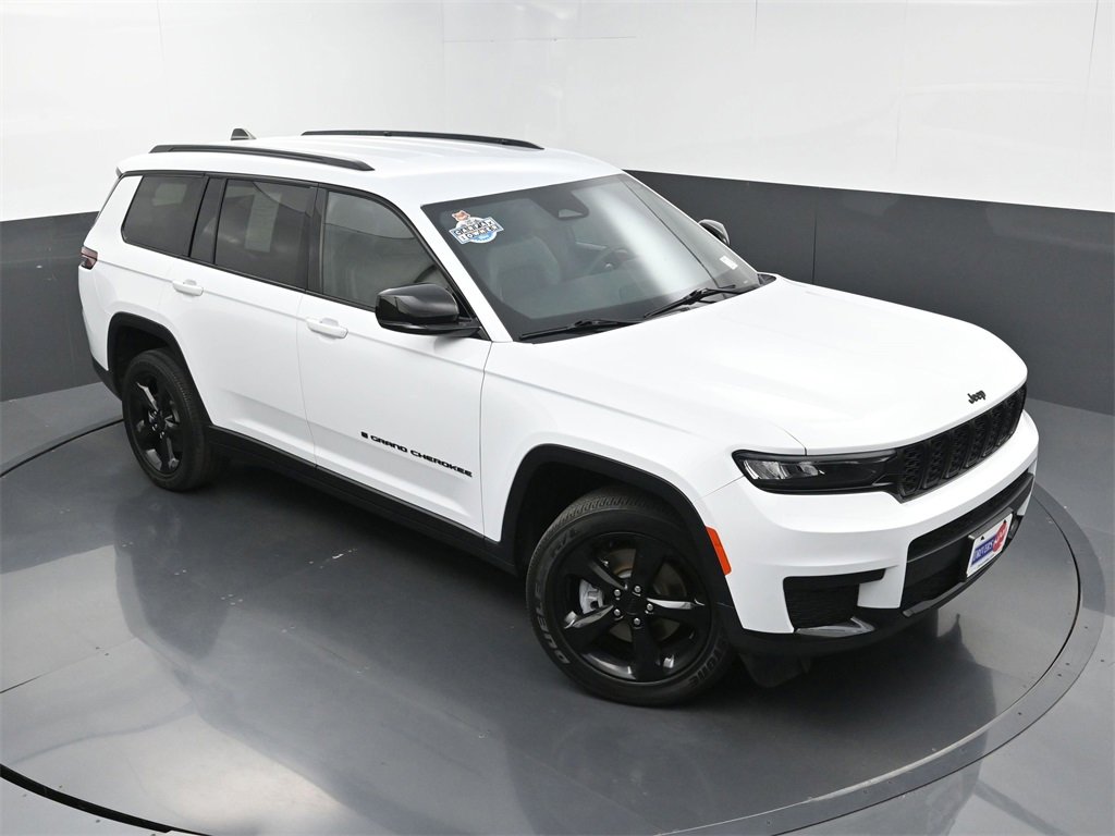 Used 2023 Jeep Grand Cherokee L Laredo image 35