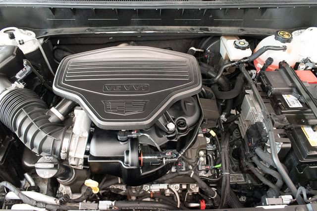 Used 2023 Cadillac XT6 Sport w/ Technology Package AWD/4WD image 3