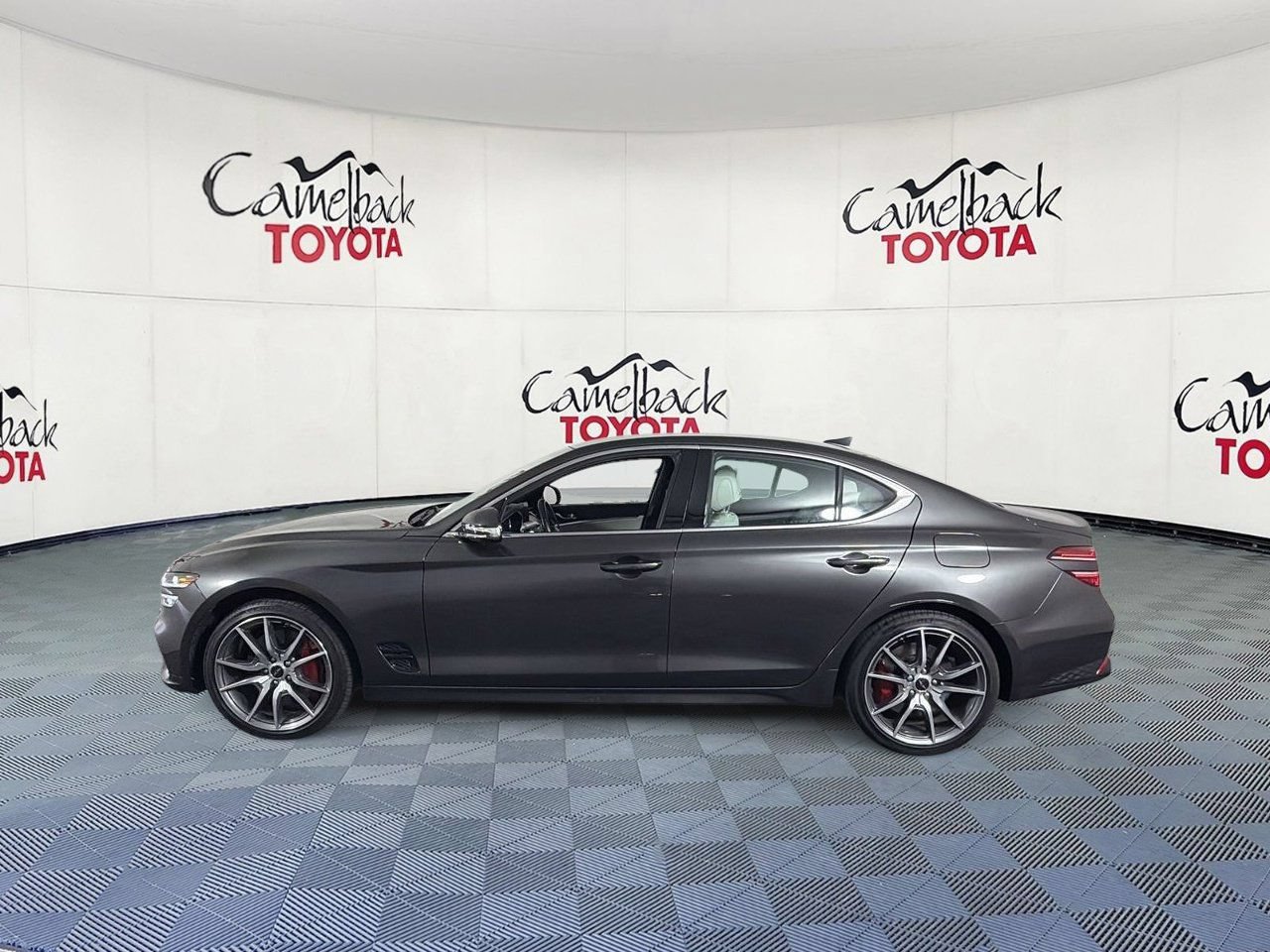 Used 2025 Genesis G70 2.5T AWD/4WD image 5