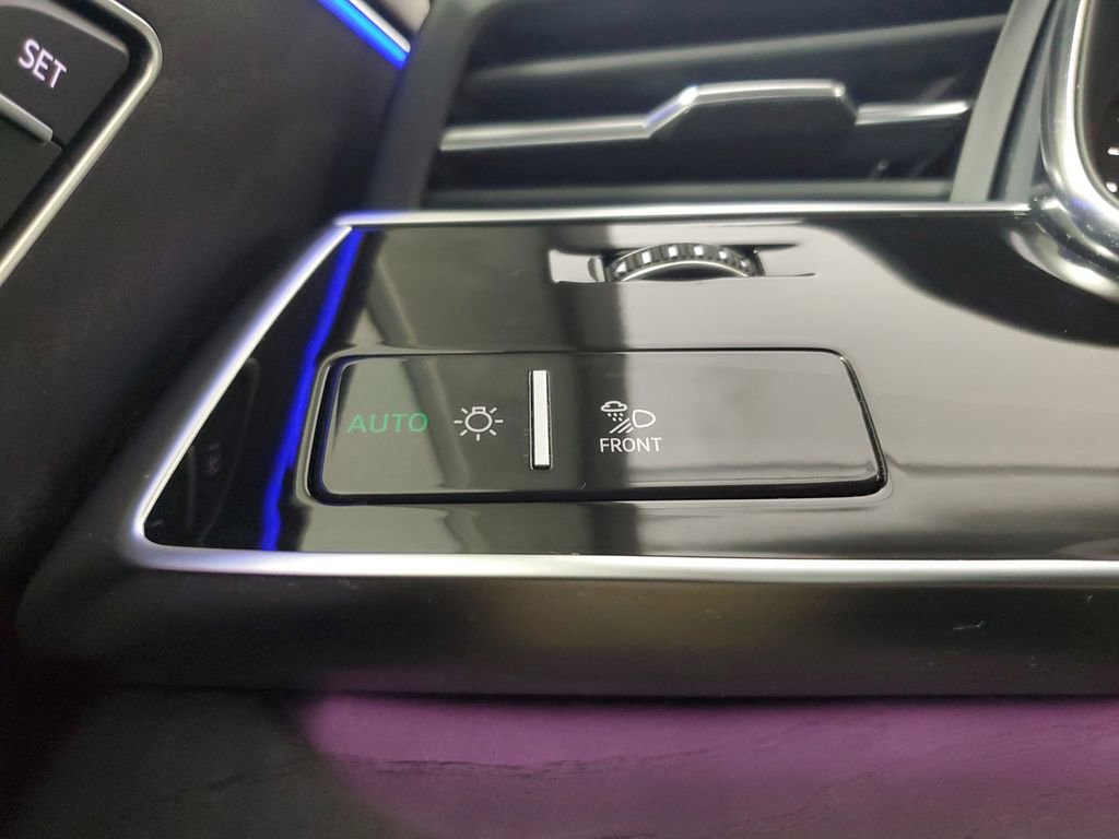 Used 2023 Audi Q8 Prestige AWD/4WD image 36