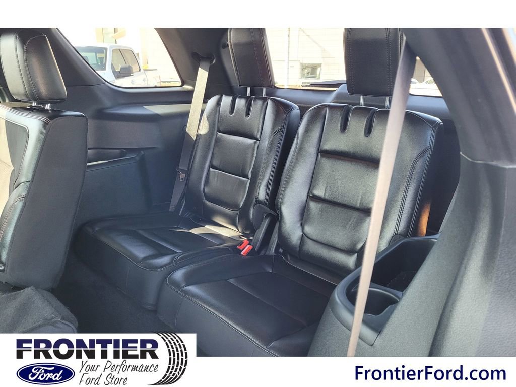 Used 2018 Ford Explorer XLT w/ Equipment Group 202A image 10