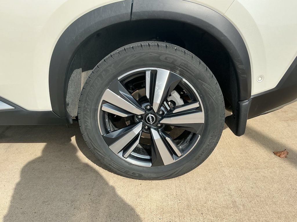 Used 2023 Nissan Rogue Platinum AWD/4WD image 6