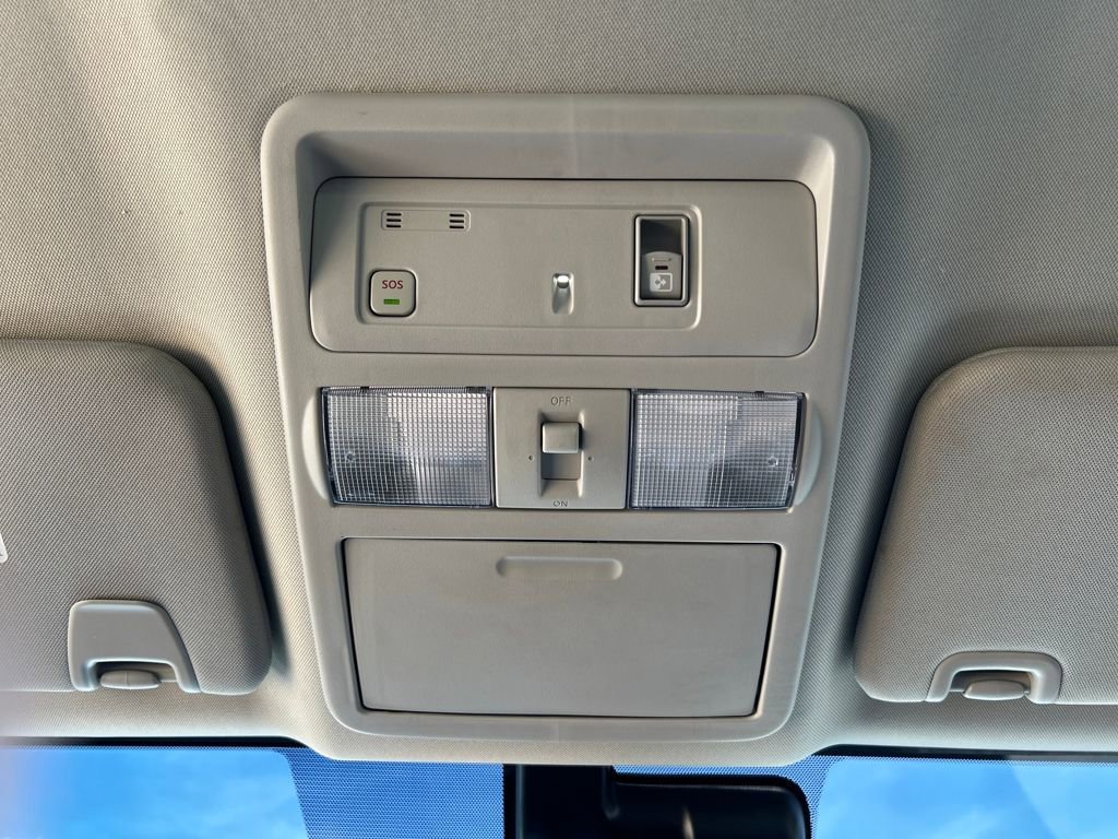 Used 2023 Nissan Titan SV w/ SV Convenience Package image 18