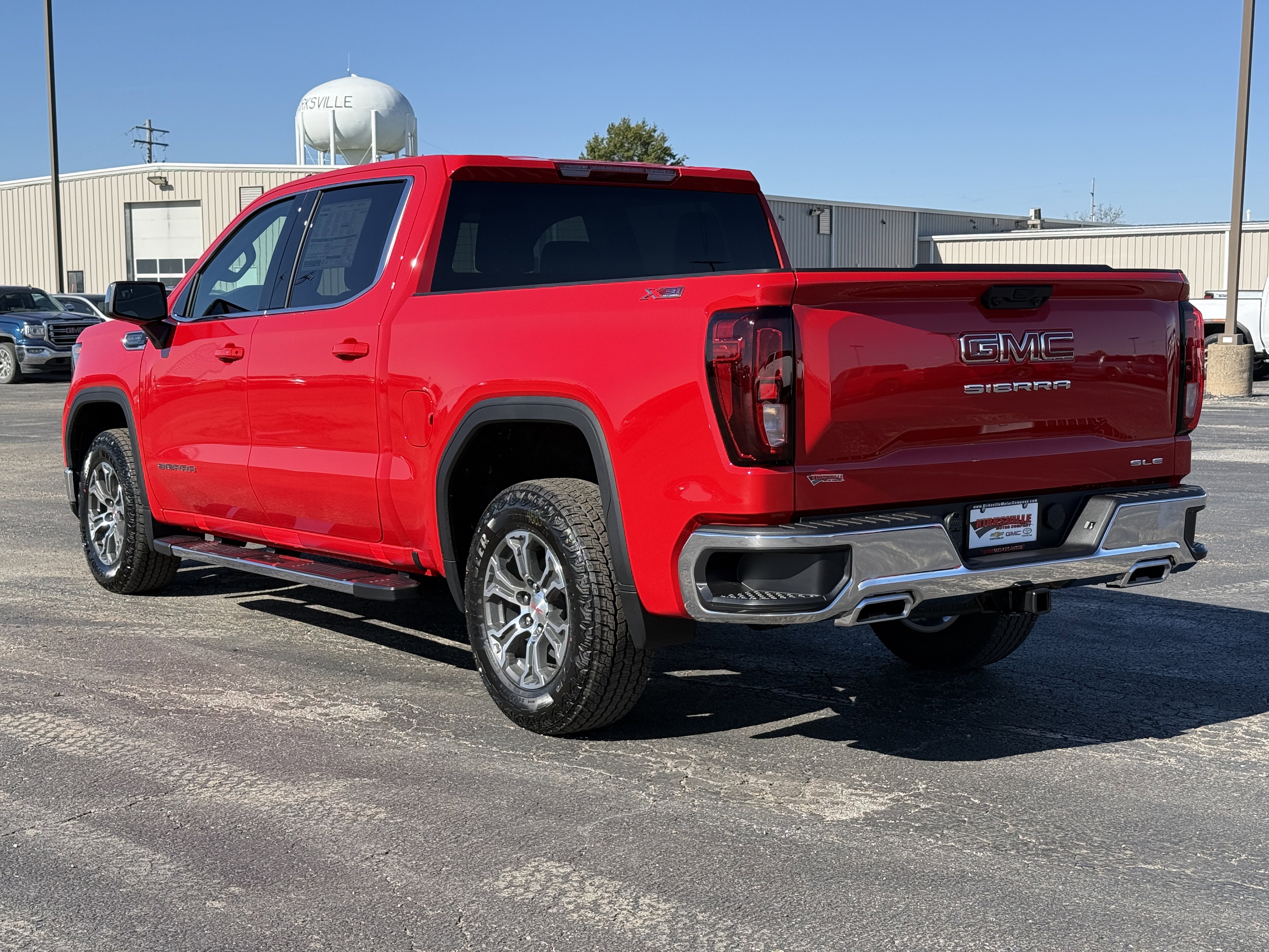 New 2026 GMC Sierra 1500 SLE image 6
