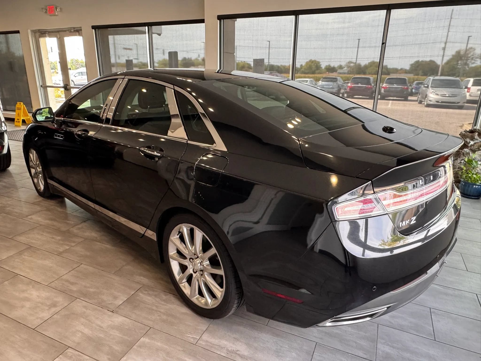 Used 2014 Lincoln MKZ w/ Equipment Group 101A Select FWD image 10