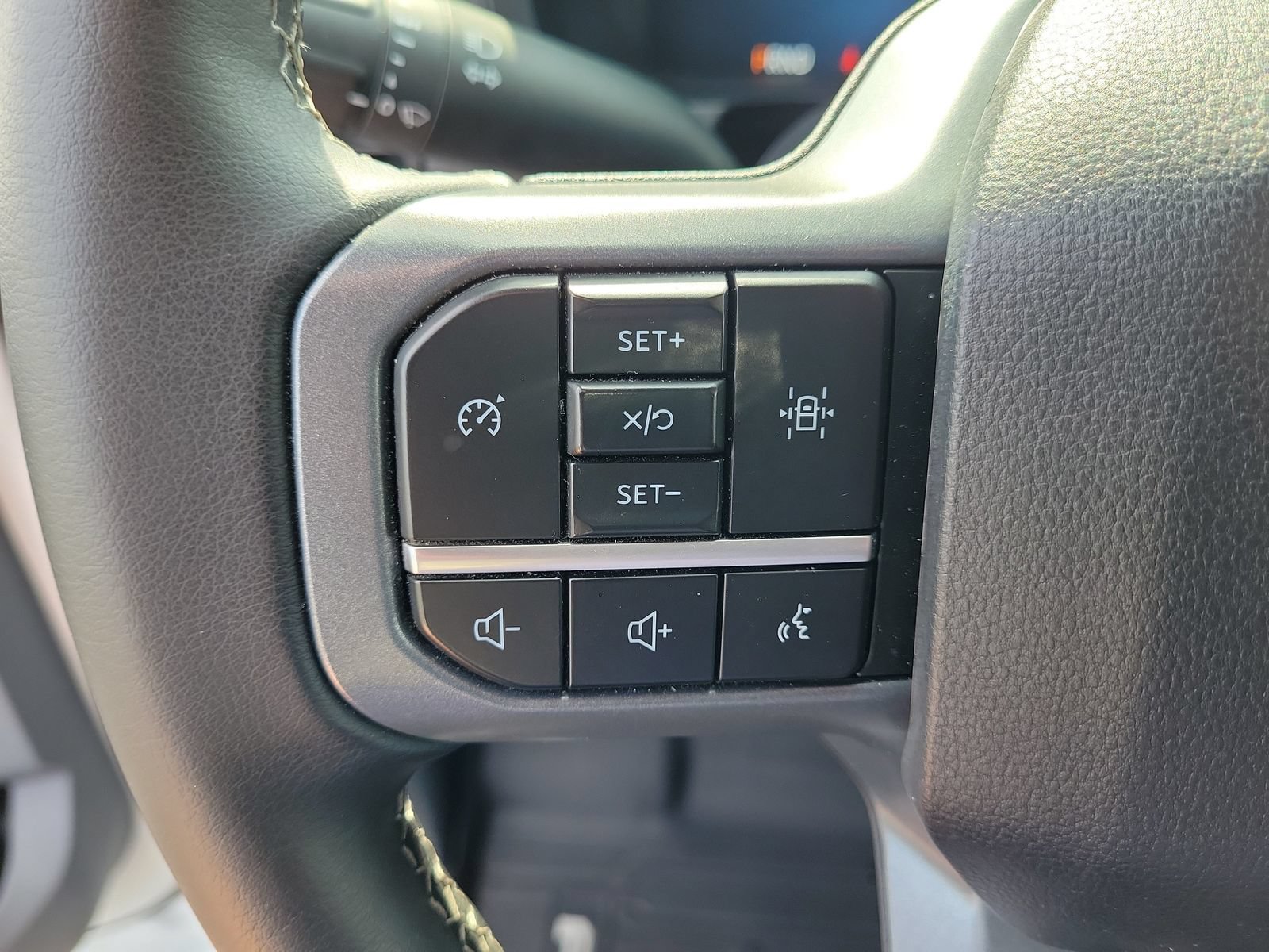 Certified 2025 Ford F150 Lightning XLT AWD/4WD image 20