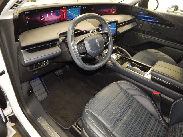 Used 2024 Lincoln Nautilus Reserve w/ Equipment Group 202A image 12