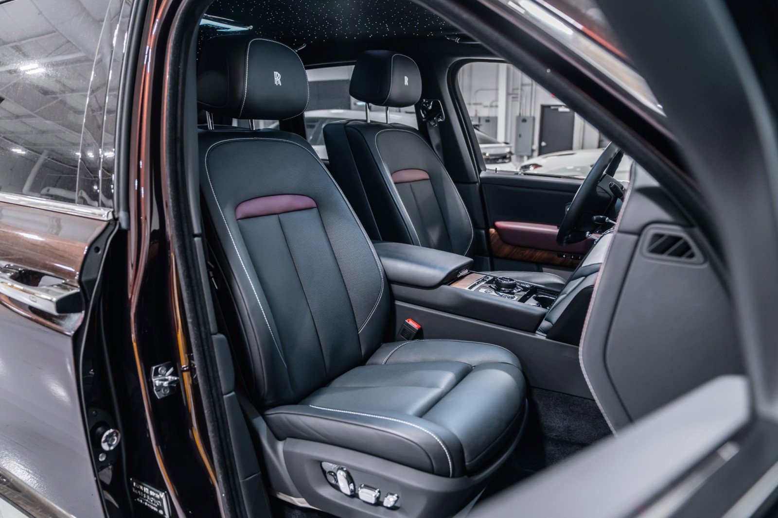 Used 2023 Rolls-Royce Cullinan image 14