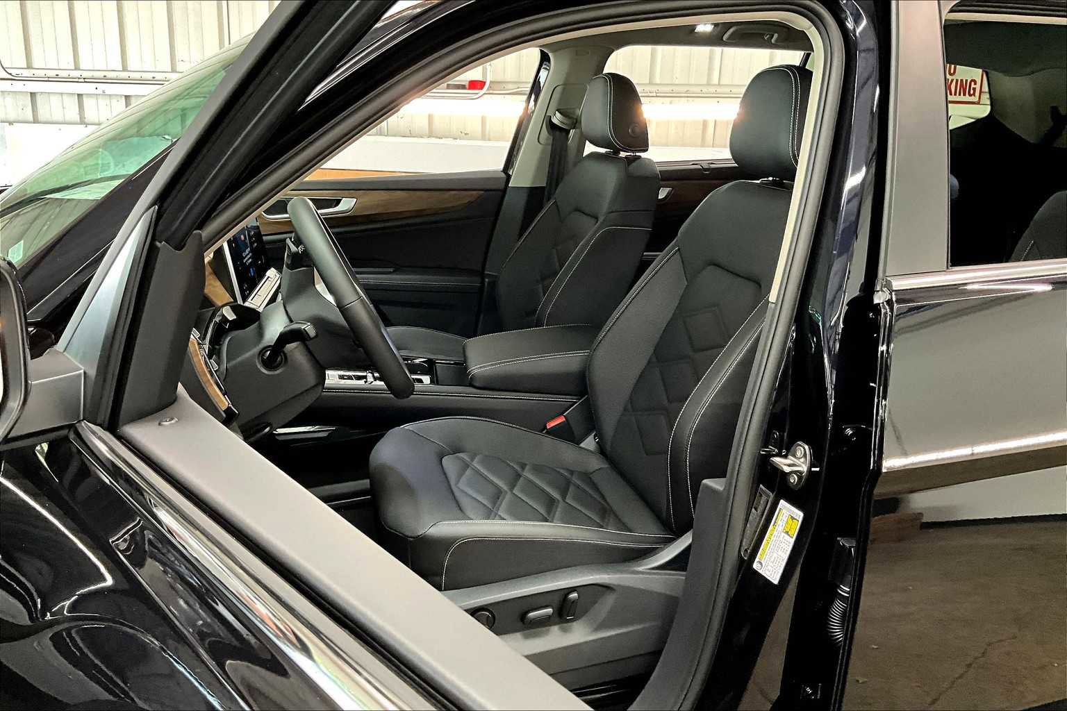 New 2026 Volkswagen Atlas SE image 11