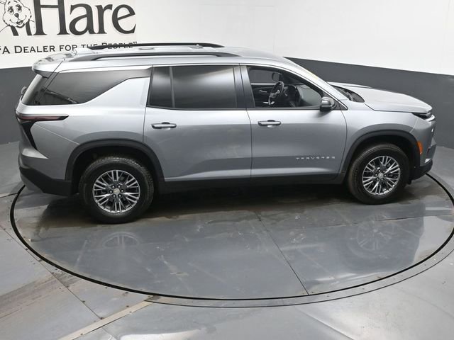 Used 2025 Chevrolet Traverse LT image 40