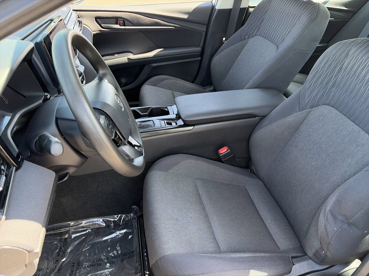 Used 2025 Toyota Camry LE FWD image 18