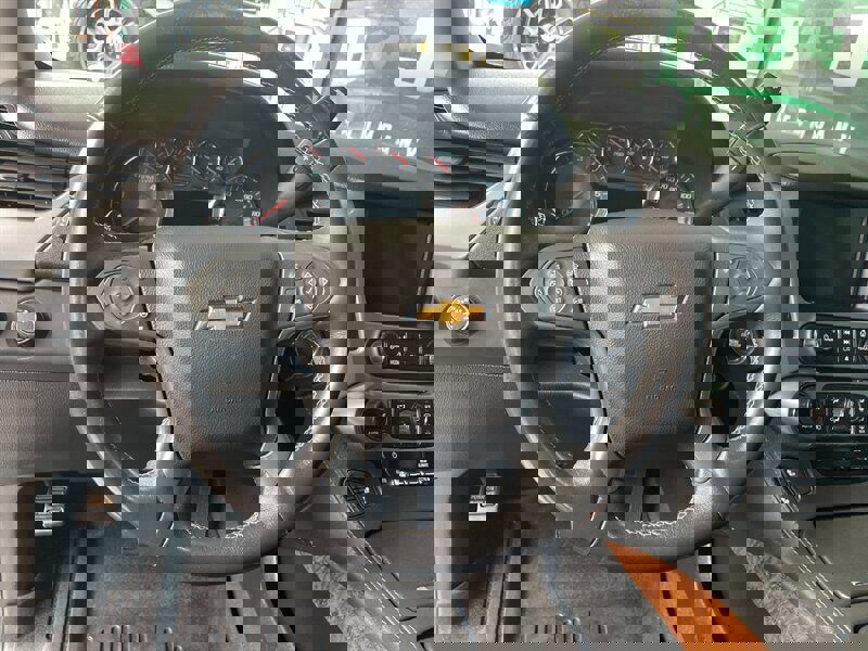 Used 2020 Chevrolet Suburban Premier image 21