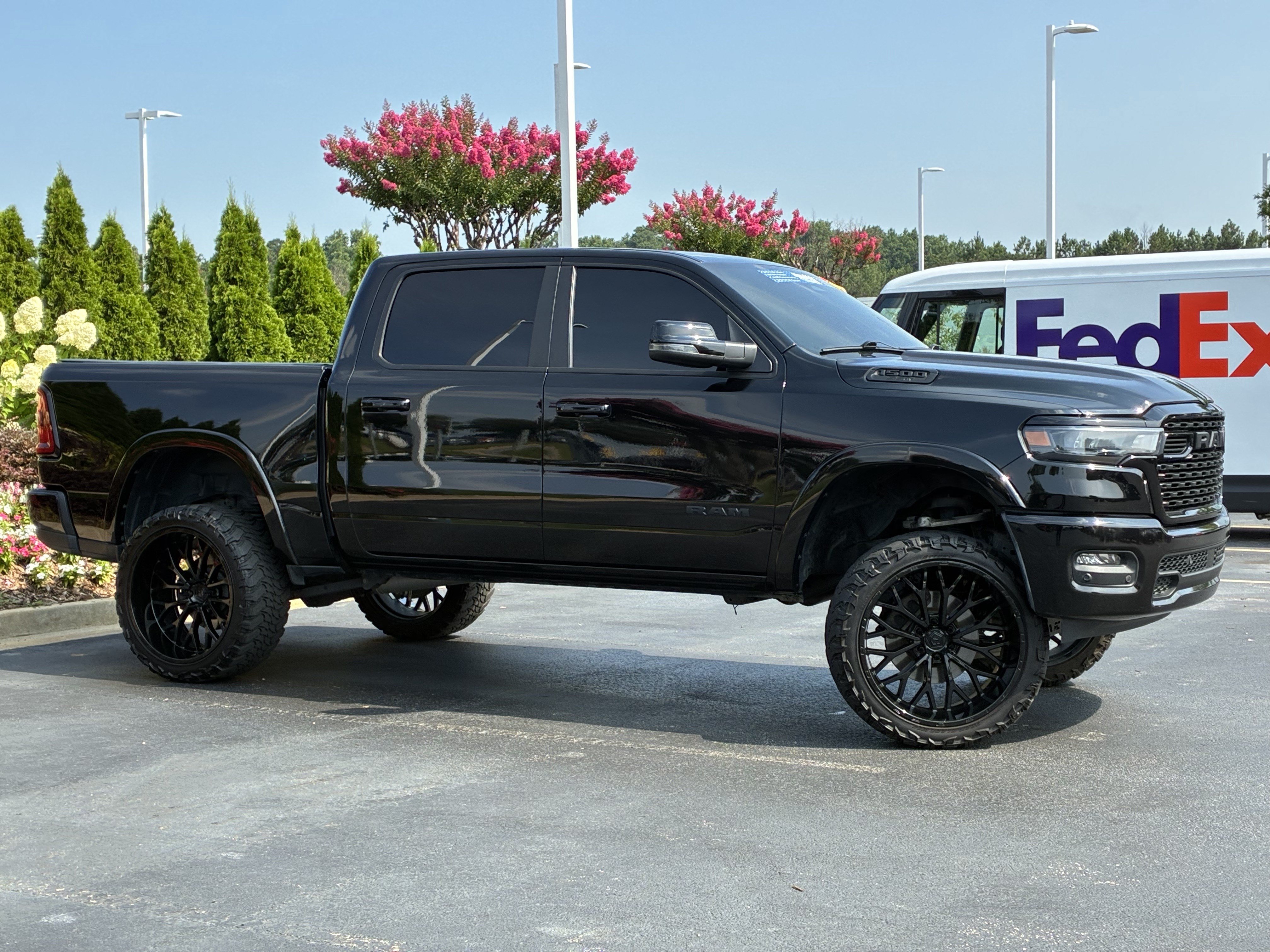 Used 2025 RAM 1500 Big Horn AWD/4WD image 3