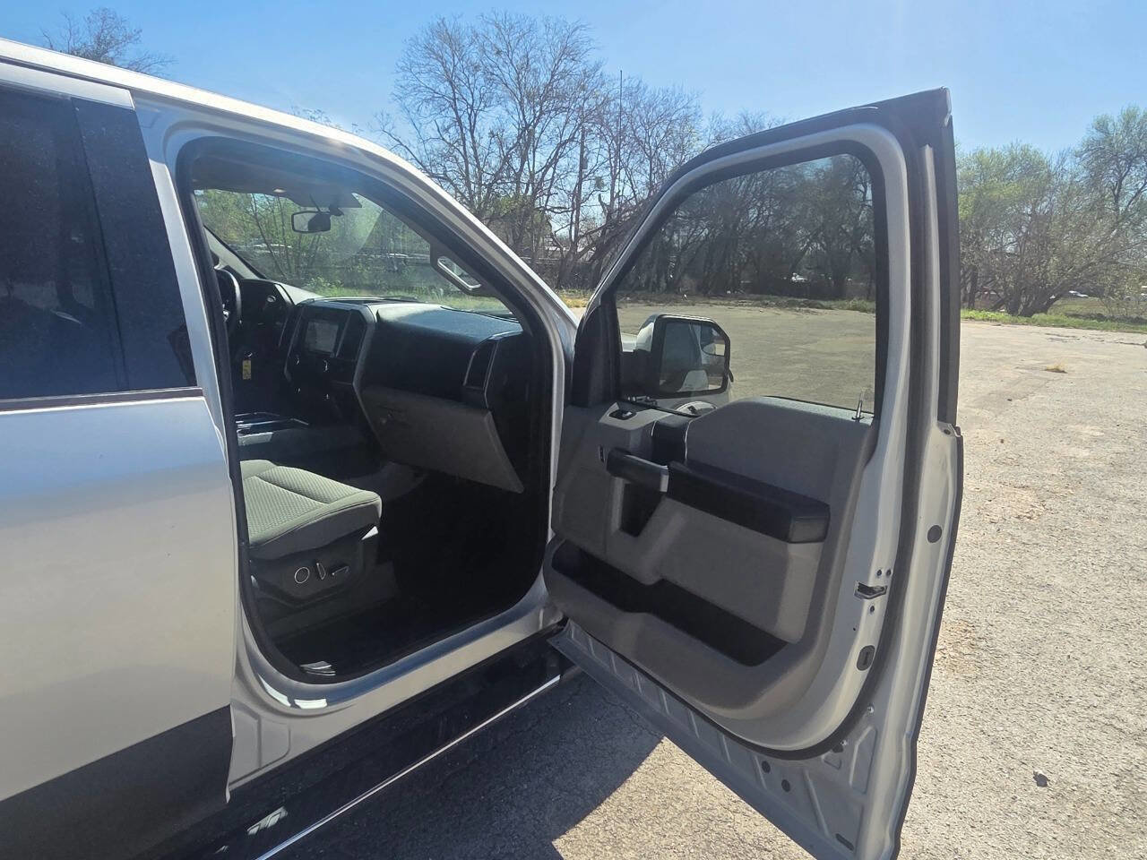 Used 2018 Ford F150 XLT w/ Equipment Group 302A Luxury image 27