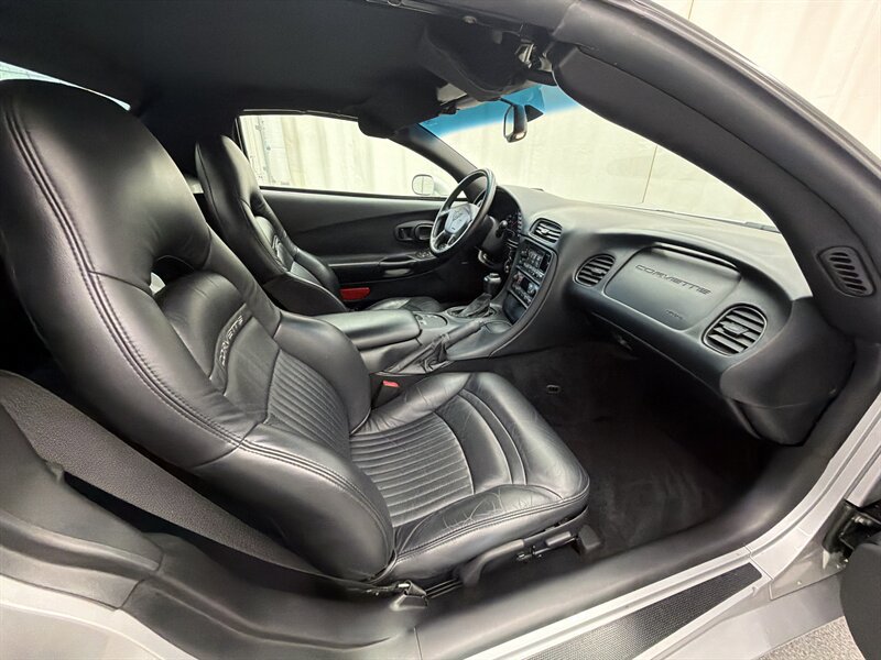 Used 2001 Chevrolet Corvette Convertible w/ Preferred Equipment Group1 RWD image 20