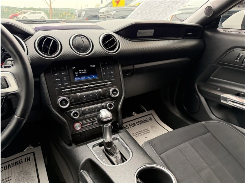 Used 2018 Ford Mustang Coupe RWD image 32