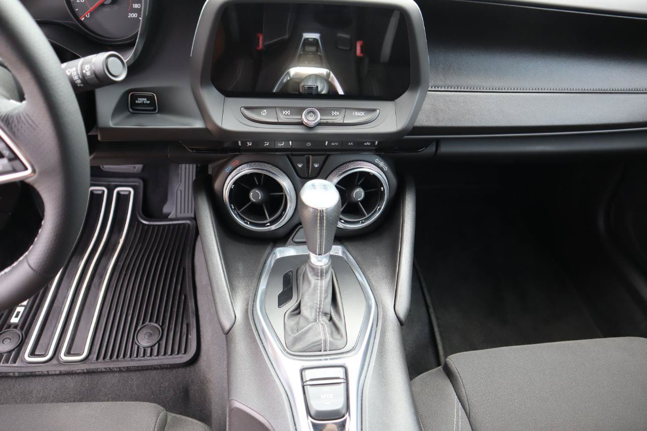Used 2017 Chevrolet Camaro SS RWD image 18