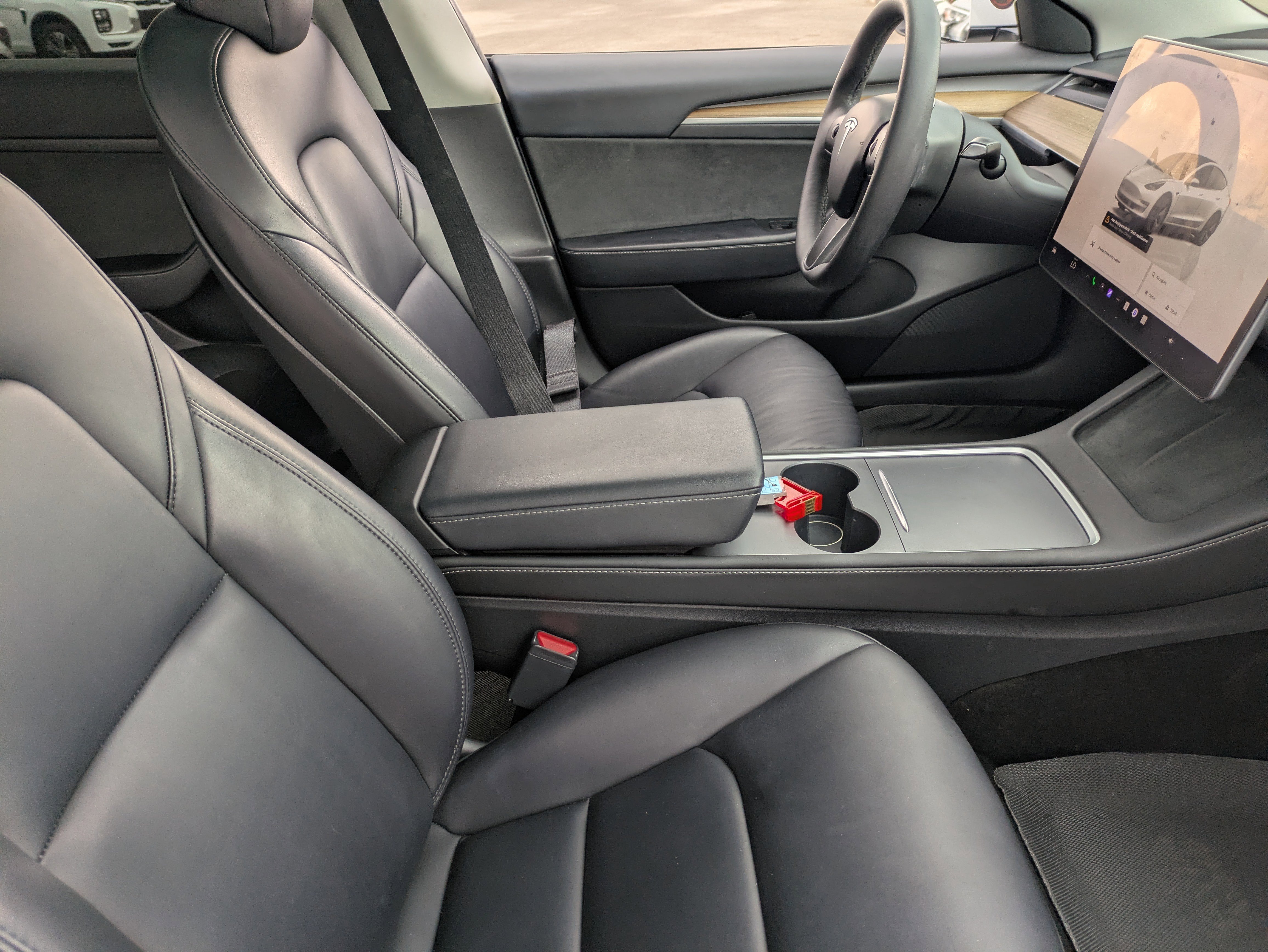 Used 2023 Tesla Model 3 Standard Range image 11