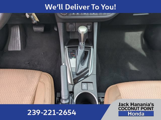 Used 2015 Toyota Corolla LE FWD image 19