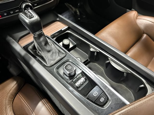 Used 2019 Volvo XC60 T6 Inscription w/ Protection Package Premier AWD/4WD image 25