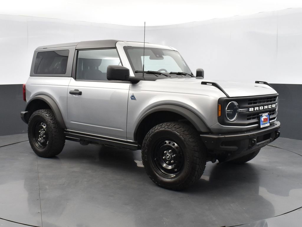 Used 2022 Ford Bronco Black Diamond image 3