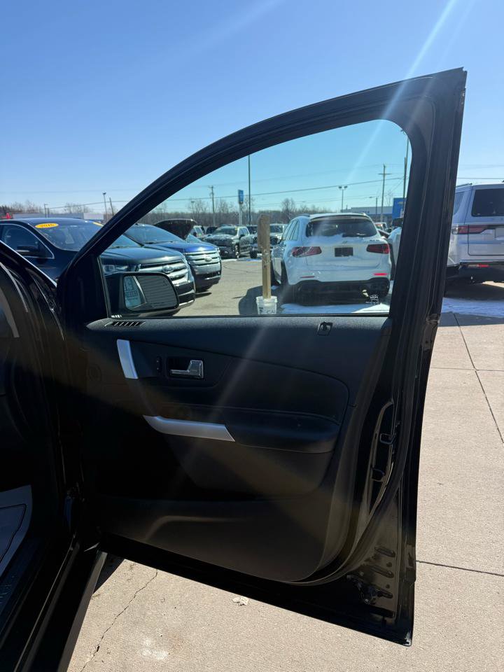 Used 2011 Ford Edge Sport w/ Canadian Touring Pkg AWD/4WD image 14